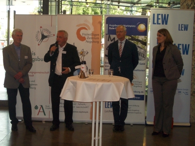 Gute Geschäfte Augsburg - Augsburger Marktplatz 2014 - Foto: Wolfgang F. Lightmaster